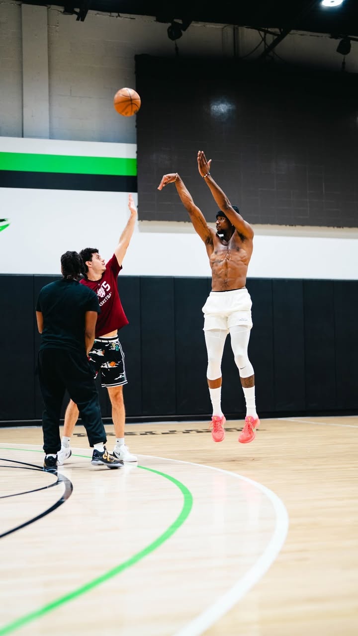 开云体育入口-还在苦练！库明加更新社媒晒出一大波近期训练照片&amp;视频