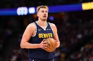 开云体育入口-兰德尔：约基奇太离谱了 做各种疯狂的事情 我甚至都无法解释