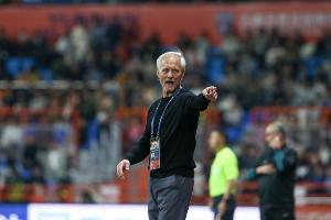 开云体育下载-足球报：玉昆三连客获得2分，俱乐部开通昆明玉溪往返球迷专线