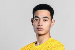 记者：薛庆浩赛前训练和主力分在一组，申花首发门将有可能调整