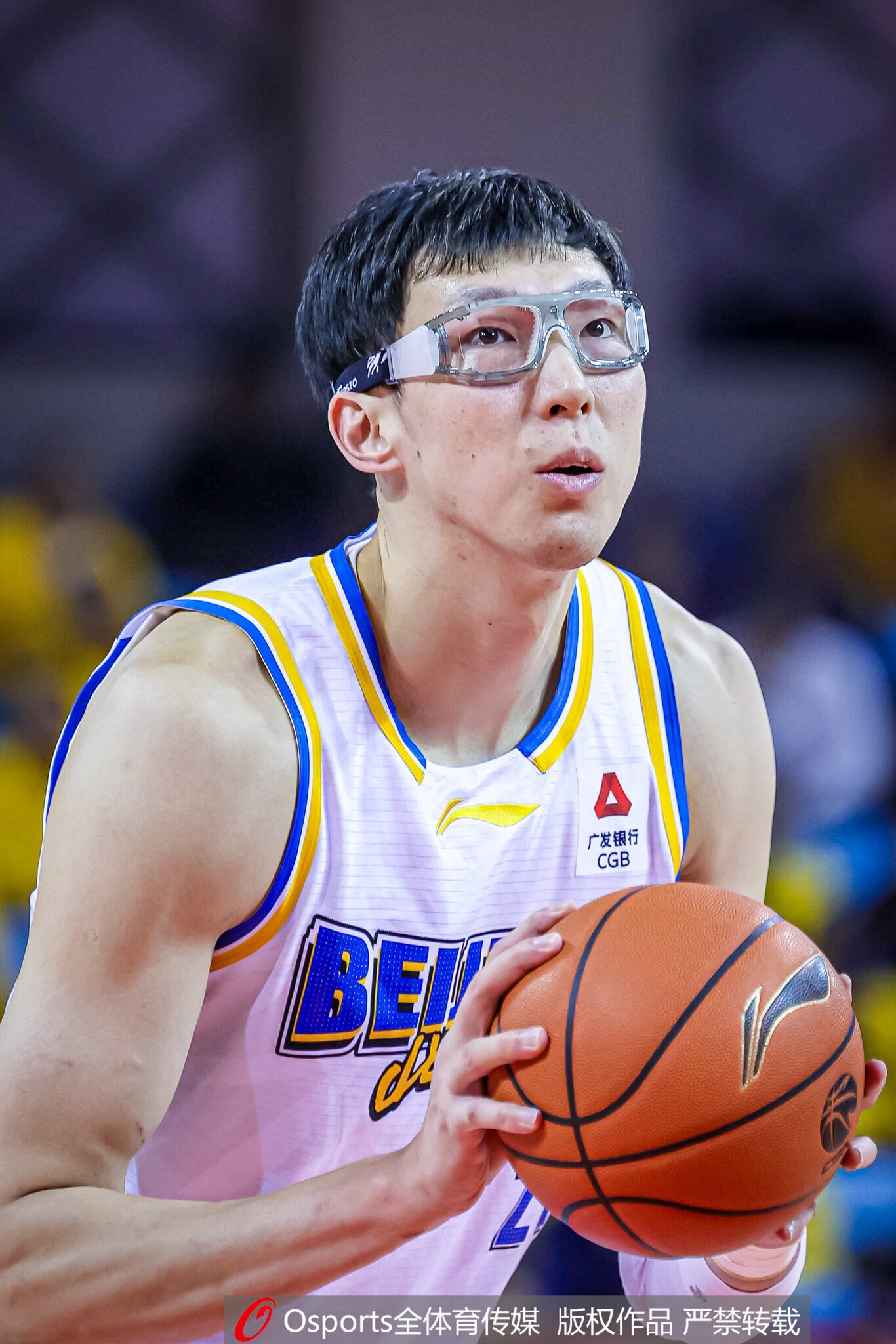 周琦出战26分钟 3中1&amp;罚球10中6拿到8分7板4助1断2帽 正负值+23